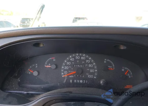 2000 Ford Econoline E350 Super Duty Wagon from USA, damaged, VIN 1FBSS31L2YHB46270